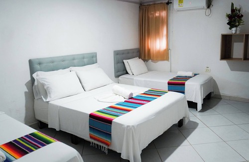 Sucre Hotel | Hermosa Habitación Estándar Familiar A Pie De Playa