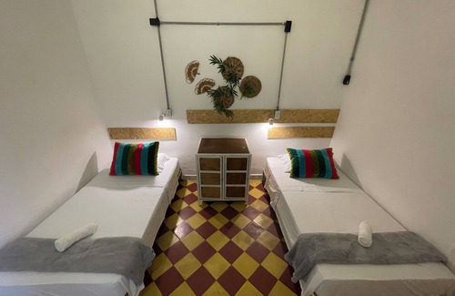 La Candelaria Hotel | Hermosa Habitacion Basica Twin Para 4 Personas En El Sector De La Candelaria