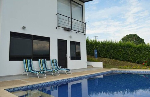 Anapoima House | Hermosa, Moderna y Confortable Casa en Anapoima
