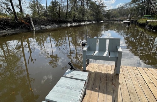 Long Beach House | Heron's Hideaway - Davis Canal fishing dock & kayak launch - dog friendly