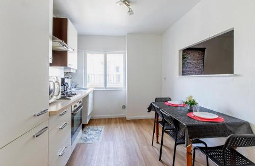 Longeville-les-Metz Apartment | Hexagone Wifi Un Séjour à Part