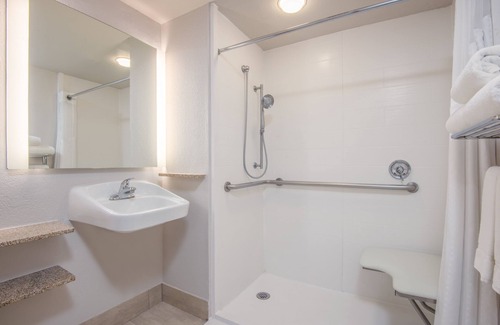 Downtown El Paso Hotel | HI Express El Paso Downtown by IHG