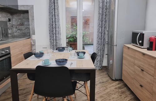 Santissima Annunziata Apartment | Hibiscus Florence Apartment. Modern apartment in the heart of Florence