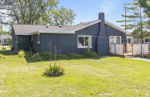 Douglas House | Hickory Cottage: Cozy 2-Bedroom in Douglas, MI, close to beaches, downtown, antiques and more!*