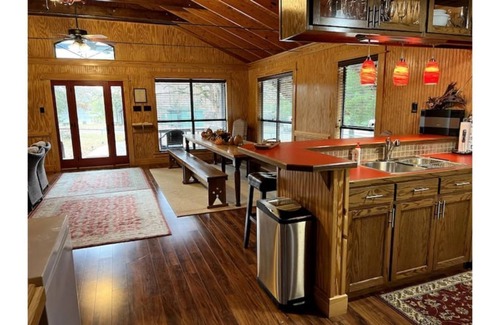 Quinlan House | Hickory House on Lake Tawakoni