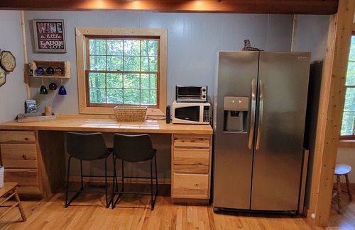 Almond Cabin | Hickory Ridge - HotTub, Hickory Ridge - HotTub - GSMNP, NOC, Train and Fontana Lake