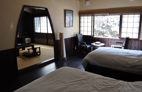 Takayama House | Hida Tsuzuri Oboro