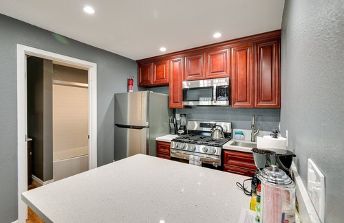 Los Angeles Apartment | Hidden Gem in Hawthorne ~ 3 Mi to SoFi Stadium