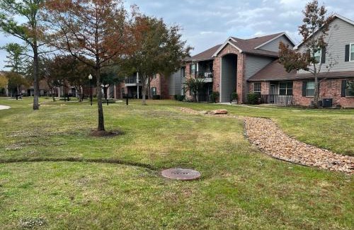 Spring Apartment | Hidden Gem in Spring Free Parking