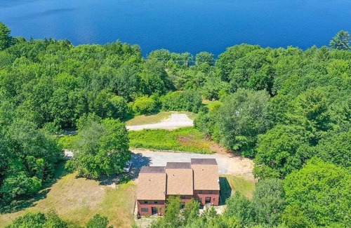 Harrison Condo | Hidden Gem! Large 3BR Condo, minutes to Pleasant Mtn! 40 Minutes to Sunday River