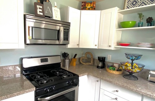 Encino House | Hidden Gem Los Angeles: 2bd house with dreamy backyard