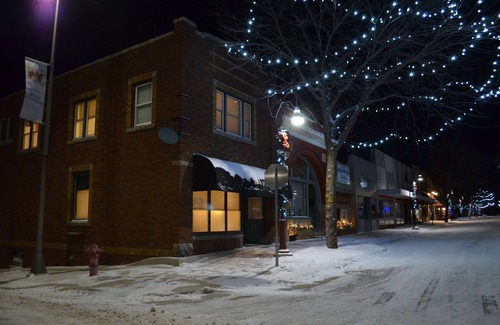 Redwood Falls House | Hidden Gem of Redwood Falls - The Vintage Inn