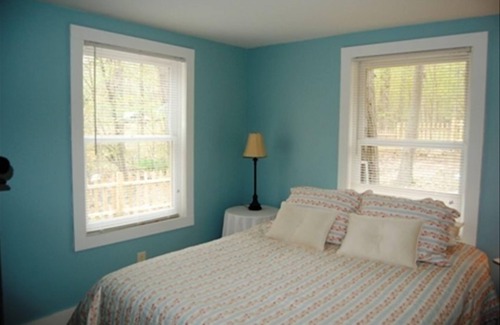 Lansing Cottage | Hidden Gem! Stunning setting on the east shore of Cayuga lake..Alilys-on-Cayuga