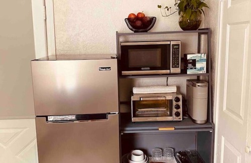 Northside Apartment | Hidden Gem w/1G WiFi & Free Parking Near Downtown