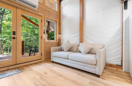 Branson House | Hidden Hollow - Desirable Ozark Glamping