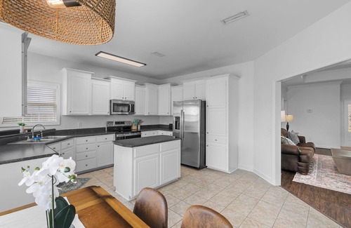 Dothan House | Hidden Lake Hideaway w/fenced in yard 3br 2 bath