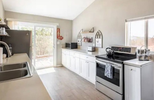 North Ridge House | Hidden Meadows Cottage