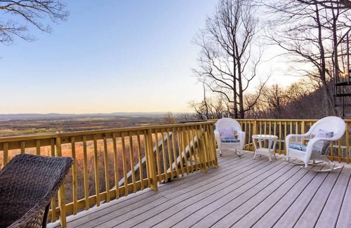 Enola House | Hidden Overlook - 2BR Fast Wi-Fi