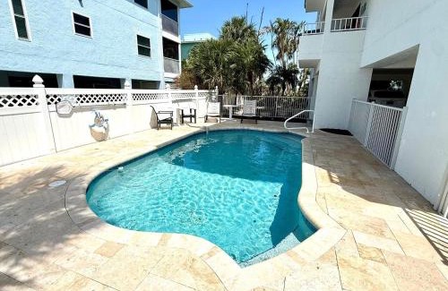 Holmes Beach House | Hidden Pearl home