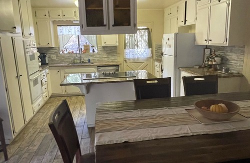 Sierra Cedars House | Hidden Pines at Shaver Lake
