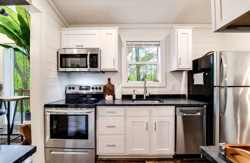Franklin House | Hidden Pines Stunning Tiny Home