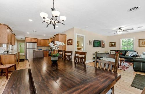 Kendall House | Hidden Woodland Home with Hiking Trail and Lake Access