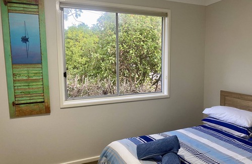 Nords Wharf House | Hideaway By The Lake - The perfect lakeside holiday location!n