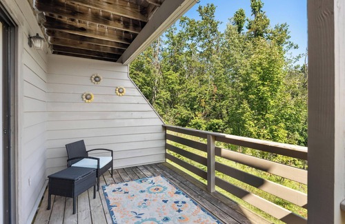 Harbor Springs Condo | Hideaway Valley #3: 3 BR, 2.5 BA Condominium in Harbor Springs, Sleeps 6