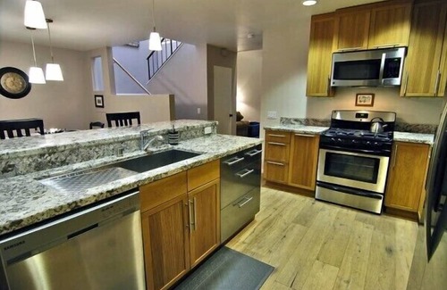 Santa Barbara House | HIDEAWAY VILLA - Quiet Condo