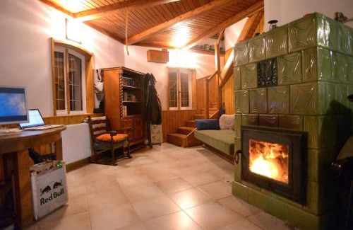 Mezotur Apartment | Hideout Homestead on the riverside Fishing&Hunting