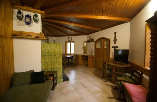 Mezotur Apartment | Hideout Homestead on the riverside Fishing&Hunting