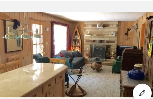 Higgins Lake Cabin | Higgins Lake Cabin 1 1/4 Blocks from Kelly Beach