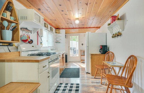 Higgins Lake Cabin | Higgins Lake Cabin - Walk to Water!