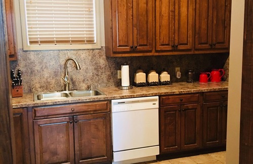 Crenshaw County Cabin | High Class Cabin Hideaway