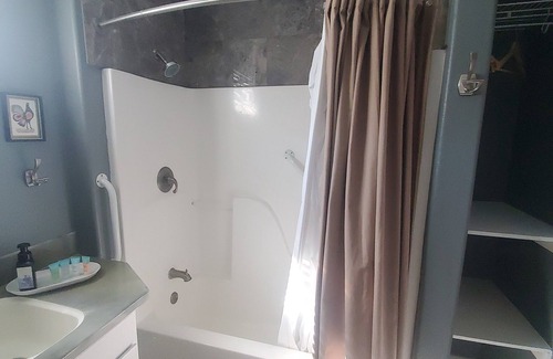 Pinyon Pines Apartment | High Desert Hideaway – Tranquil Studio in Pinyon Pines