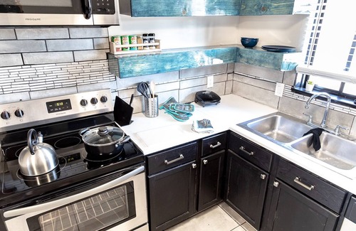 Saginaw Apartment | High End Beds, XBOX One, Self Check-In