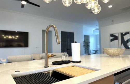 Miromar Lakes House | High end retreat in Miromar Lakes with private pool