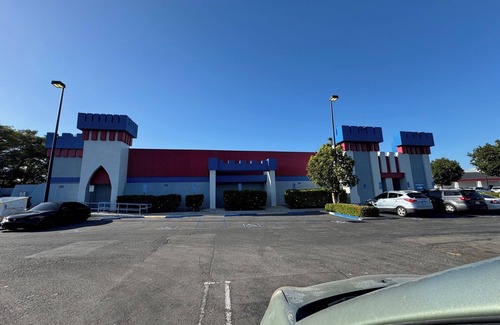 Airport Area Apartment | high end studio apartment with pool, fitness room. 1.5 miles to UCI and Airport.