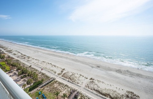 Myrtle Beach Condo | High Floor, Direct Oceanfront Views|Camelot Resort