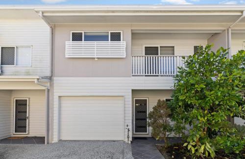 Scarborough Apartment | High on the Hill in Scarborough