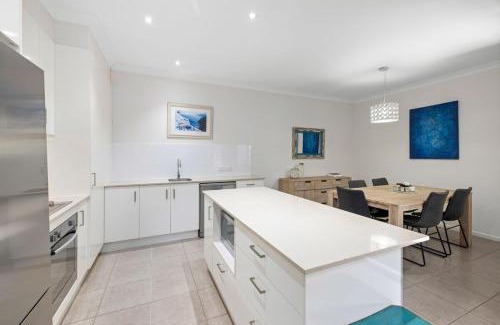 Scarborough Apartment | High on the Hill in Scarborough