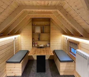 Banavie Apartment | High quality cabin with views of Ben Nevis