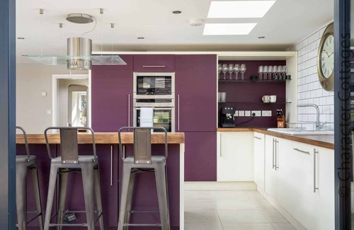 Milton-under-Wychwood House | HIGH RIDGE, pet friendly, with open fire in Milton-Under-Wychwood