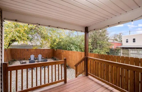 Phoenix Hill House | High Rye Home! Nulu | Bourbon District | King Beds