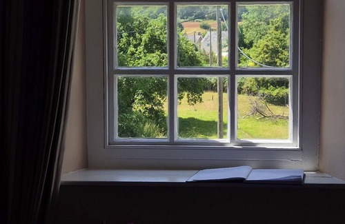 Llangattock Apartment | High spec, self contained apartment with garden in Georgian Manor House
