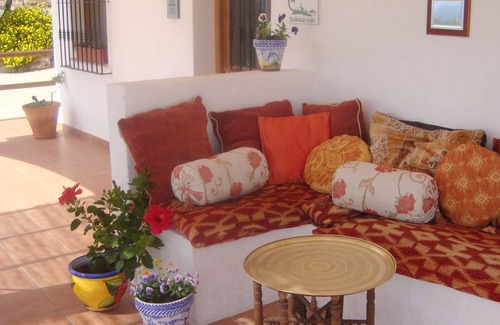 Iznajar Villa | High standard villa with stunning views away from the crowds