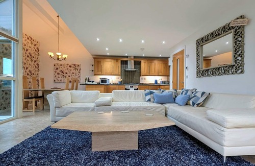 Kirkby Lonsdale House | HIGH VIEW MEADOWS, family friendly in Kirkby Lonsdale