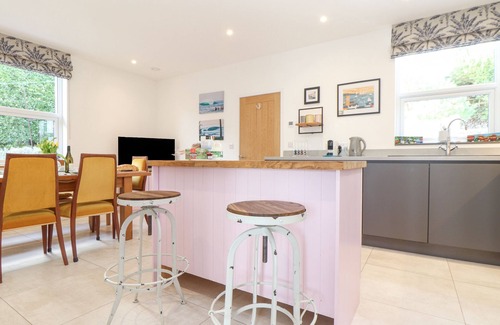Perranporth House | HIGHER BOLENNA, pet friendly, country holiday cottage in Perranporth