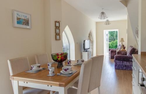 Weymouth House | Highland Chapel