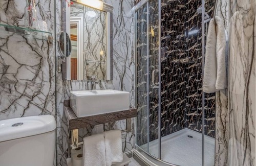 Fort William Hotel | Highland Escape | Ben Nevis Views & Walk to Town and Station